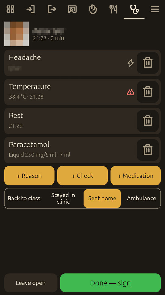 Palm Reader: a clinic visit with a headache, a temperature of 38.4 °C marked red, rest, paracetamol and Sent home